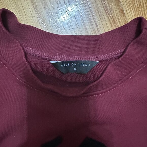 Burgundy France Crewneck - Picture 9 of 9